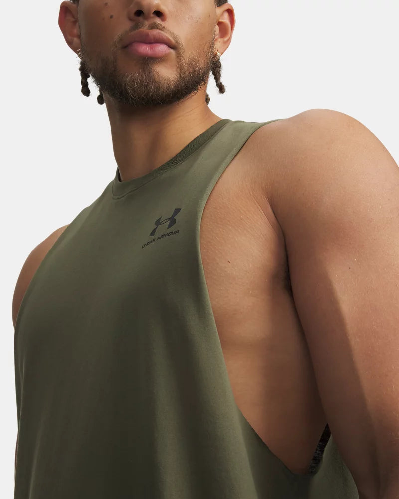 UA Logo à gauche de la poitrine
Camisole pour hommes
